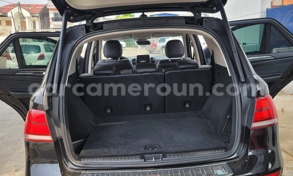 Sayi Imported Mercedes‒Benz GLE Black Mota in Douala a Ƙasar Kamaru Sayi Imported Mercedes‒Benz GLE Black Mota in Douala a Ƙasar Kamaru