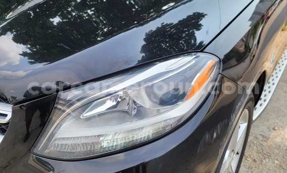 Sayi Imported Mercedes‒Benz GLE Black Mota in Douala a Ƙasar Kamaru Sayi Imported Mercedes‒Benz GLE Black Mota in Douala a Ƙasar Kamaru