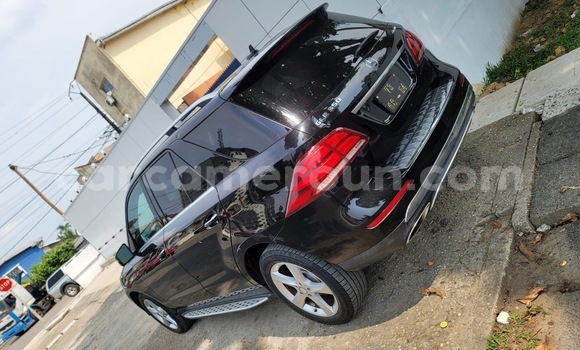 Sayi Imported Mercedes‒Benz GLE Black Mota in Douala a Ƙasar Kamaru Sayi Imported Mercedes‒Benz GLE Black Mota in Douala a Ƙasar Kamaru