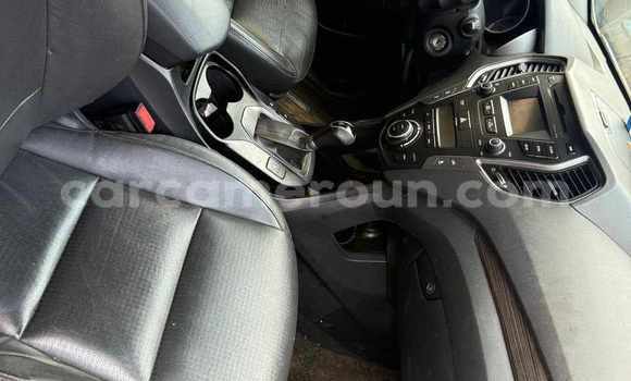 Sayi Na hannu Hyundai Santa Fe White Mota in Yaounde a Babban Kamaru Sayi Na hannu Hyundai Santa Fe White Mota in Yaounde a Babban Kamaru