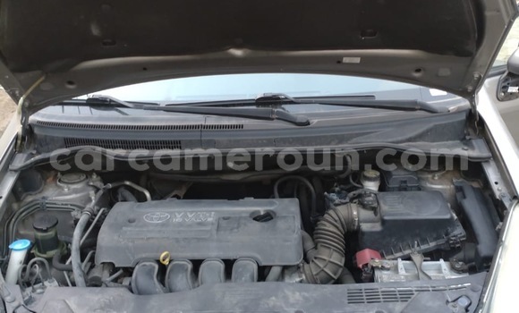 Sayi Na hannu Toyota Corolla Verso Azurfa Mota in Douala a Ƙasar Kamaru Sayi Na hannu Toyota Corolla Verso Azurfa Mota in Douala a Ƙasar Kamaru