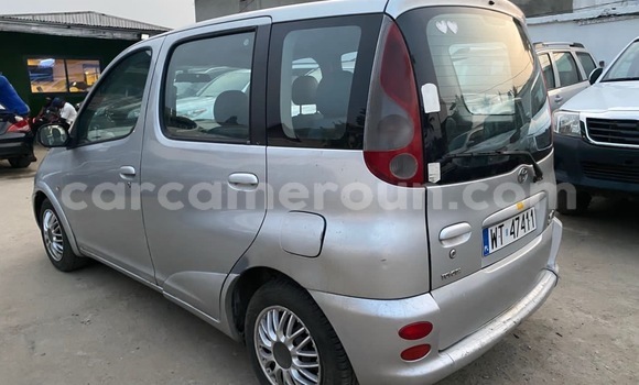 Acheter Import Voiture Toyota Yaris Verso Gris à Douala, Littoral Cameroon Acheter Import Voiture Toyota Yaris Verso Gris à Douala, Littoral Cameroon