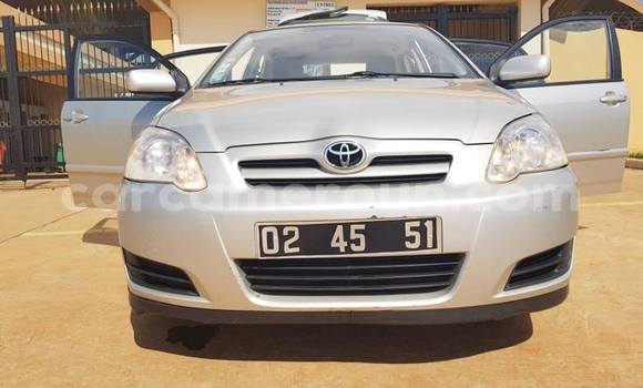 Sayi Na hannu Toyota Corolla Azurfa Mota in Yaounde a Babban Kamaru Sayi Na hannu Toyota Corolla Azurfa Mota in Yaounde a Babban Kamaru