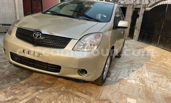 Acheter Occasion Voiture Toyota Corolla Verso Beige à Douala, Littoral Cameroon