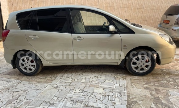 Acheter Occasion Voiture Toyota Corolla Verso Beige à Douala, Littoral Cameroon Acheter Occasion Voiture Toyota Corolla Verso Beige à Douala, Littoral Cameroon