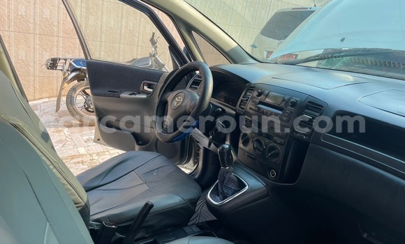 Acheter Occasion Voiture Toyota Corolla Verso Beige à Douala, Littoral Cameroon Acheter Occasion Voiture Toyota Corolla Verso Beige à Douala, Littoral Cameroon