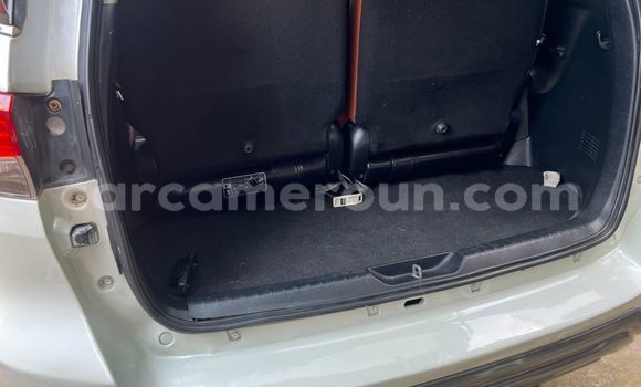 Sayi Na hannu Toyota Fortuner White Mota in Douala a Ƙasar Kamaru Sayi Na hannu Toyota Fortuner White Mota in Douala a Ƙasar Kamaru