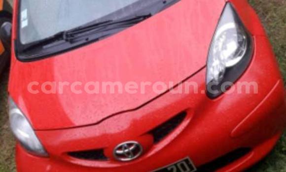 Sayi Na hannu Toyota Aygo Red Mota in Yaounde a Babban Kamaru Sayi Na hannu Toyota Aygo Red Mota in Yaounde a Babban Kamaru