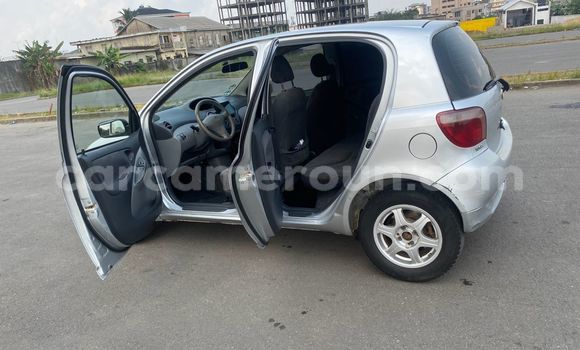 Sayi Na hannu Toyota Yaris Azurfa Mota in Douala a Ƙasar Kamaru Sayi Na hannu Toyota Yaris Azurfa Mota in Douala a Ƙasar Kamaru