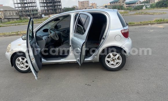 Sayi Na hannu Toyota Yaris Azurfa Mota in Douala a Ƙasar Kamaru Sayi Na hannu Toyota Yaris Azurfa Mota in Douala a Ƙasar Kamaru