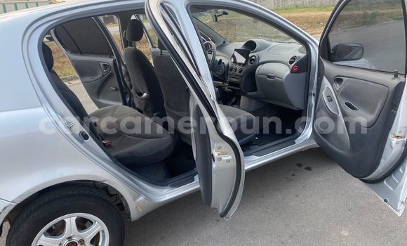 Sayi Na hannu Toyota Yaris Azurfa Mota in Douala a Ƙasar Kamaru Sayi Na hannu Toyota Yaris Azurfa Mota in Douala a Ƙasar Kamaru