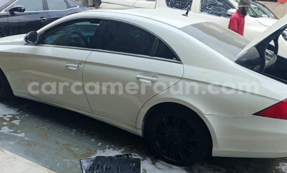 Sayi Na hannu Mercedes‒Benz CLS–Class White Mota in Douala a Ƙasar Kamaru Sayi Na hannu Mercedes‒Benz CLS–Class White Mota in Douala a Ƙasar Kamaru