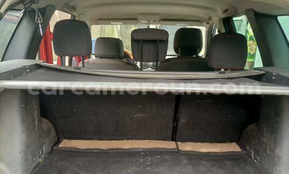 Sayi Na hannu Renault Duster Red Mota in Douala a Ƙasar Kamaru Sayi Na hannu Renault Duster Red Mota in Douala a Ƙasar Kamaru