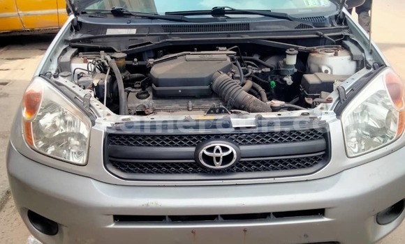 Acheter Occasion Voiture Toyota RAV4 Gris à Douala, Littoral Cameroon Acheter Occasion Voiture Toyota RAV4 Gris à Douala, Littoral Cameroon