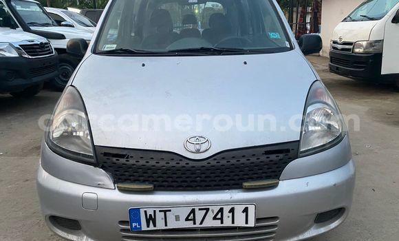 Sayi Imported Toyota Yaris Verso Azurfa Mota in Douala a Ƙasar Kamaru Sayi Imported Toyota Yaris Verso Azurfa Mota in Douala a Ƙasar Kamaru