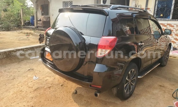 Sayi Na hannu Toyota RAV4 Black Mota in Douala a Ƙasar Kamaru Sayi Na hannu Toyota RAV4 Black Mota in Douala a Ƙasar Kamaru