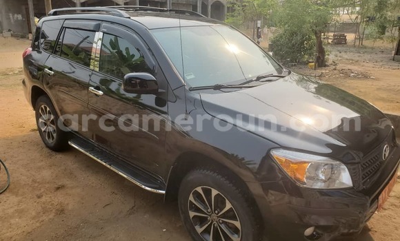 Sayi Na hannu Toyota RAV4 Black Mota in Douala a Ƙasar Kamaru Sayi Na hannu Toyota RAV4 Black Mota in Douala a Ƙasar Kamaru