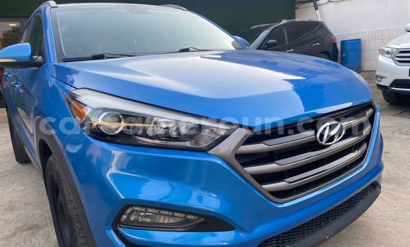 Sayi Imported Hyundai Tucson Blue Mota in Douala a Ƙasar Kamaru