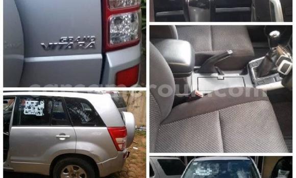 Sayi Na hannu Suzuki Grand Vitara Azurfa Mota in Yaounde a Babban Kamaru