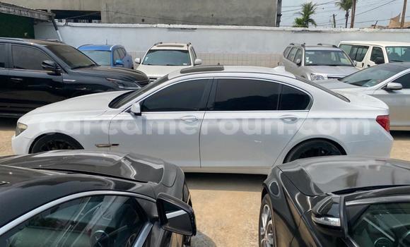 Sayi Na hannu BMW 7-Series White Mota in Douala a Ƙasar Kamaru Sayi Na hannu BMW 7-Series White Mota in Douala a Ƙasar Kamaru