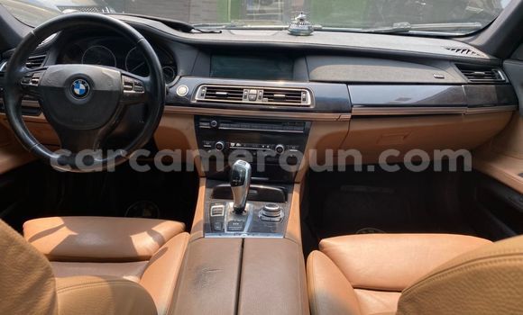 Sayi Na hannu BMW 7-Series White Mota in Douala a Ƙasar Kamaru Sayi Na hannu BMW 7-Series White Mota in Douala a Ƙasar Kamaru