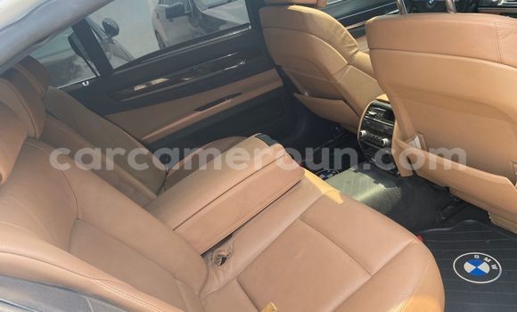 Sayi Na hannu BMW 7-Series White Mota in Douala a Ƙasar Kamaru Sayi Na hannu BMW 7-Series White Mota in Douala a Ƙasar Kamaru