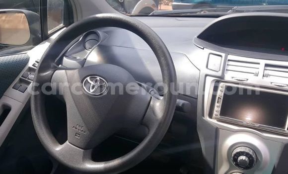 Sayi Na hannu Toyota Yaris Blue Mota in Yaounde a Babban Kamaru Sayi Na hannu Toyota Yaris Blue Mota in Yaounde a Babban Kamaru