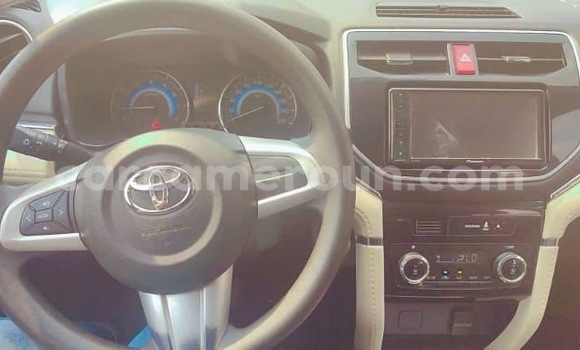 Sayi Na hannu Toyota Rush Sauran Mota in Douala a Ƙasar Kamaru Sayi Na hannu Toyota Rush Sauran Mota in Douala a Ƙasar Kamaru