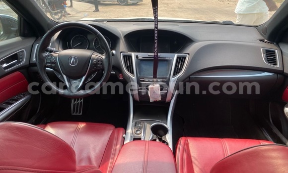 Sayi Imported Acura TLX White Mota in Douala a Ƙasar Kamaru Sayi Imported Acura TLX White Mota in Douala a Ƙasar Kamaru