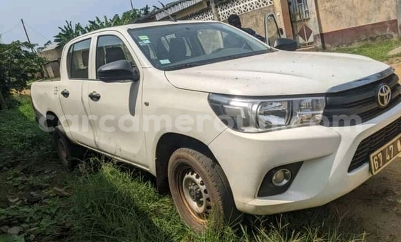 Acheter Occasion Voiture Toyota Hilux Blanc à Kribi, South Cameroon Acheter Occasion Voiture Toyota Hilux Blanc à Kribi, South Cameroon