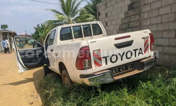 Acheter Occasion Voiture Toyota Hilux Blanc à Kribi, South Cameroon Acheter Occasion Voiture Toyota Hilux Blanc à Kribi, South Cameroon