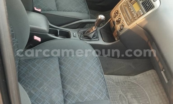 Sayi Na hannu Toyota Avensis Azurfa Mota in Douala a Ƙasar Kamaru Sayi Na hannu Toyota Avensis Azurfa Mota in Douala a Ƙasar Kamaru