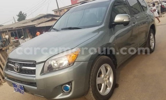 Sayi Na hannu Toyota RAV4 Sauran Mota in Douala a Ƙasar Kamaru Sayi Na hannu Toyota RAV4 Sauran Mota in Douala a Ƙasar Kamaru