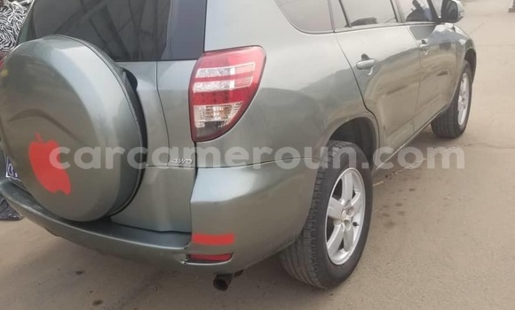 Sayi Na hannu Toyota RAV4 Sauran Mota in Douala a Ƙasar Kamaru Sayi Na hannu Toyota RAV4 Sauran Mota in Douala a Ƙasar Kamaru