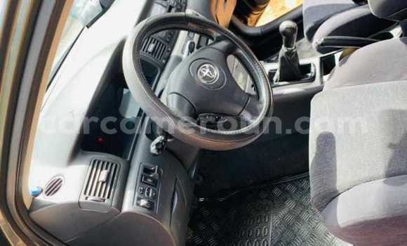 Sayi Na hannu Toyota Corolla Brown Mota in Douala a Ƙasar Kamaru Sayi Na hannu Toyota Corolla Brown Mota in Douala a Ƙasar Kamaru