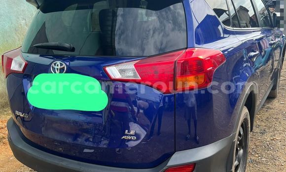 Acheter Occasion Voiture Toyota RAV4 Bleu à Douala, Littoral Cameroon Acheter Occasion Voiture Toyota RAV4 Bleu à Douala, Littoral Cameroon