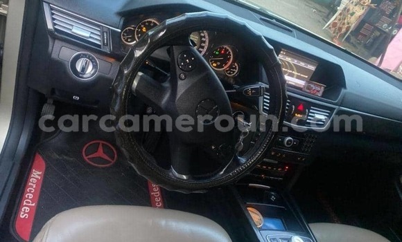 Sayi Na hannu Mercedes‒Benz E–Class M Mota in Douala a Ƙasar Kamaru Sayi Na hannu Mercedes‒Benz E–Class M Mota in Douala a Ƙasar Kamaru