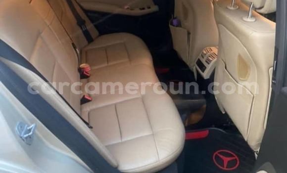 Sayi Na hannu Mercedes‒Benz E–Class M Mota in Douala a Ƙasar Kamaru Sayi Na hannu Mercedes‒Benz E–Class M Mota in Douala a Ƙasar Kamaru