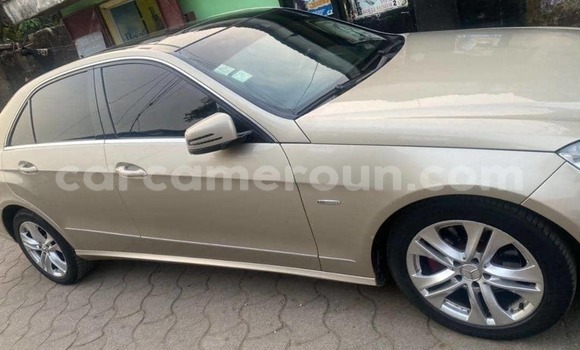 Sayi Na hannu Mercedes‒Benz E–Class M Mota in Douala a Ƙasar Kamaru Sayi Na hannu Mercedes‒Benz E–Class M Mota in Douala a Ƙasar Kamaru