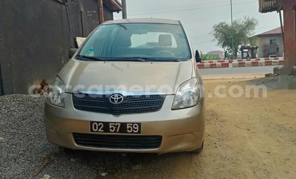Sayi Na hannu Toyota Corolla Verso Sauran Mota in Douala a Ƙasar Kamaru