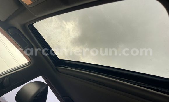 Sayi Na hannu Toyota RAV4 Azurfa Mota in Douala a Ƙasar Kamaru Sayi Na hannu Toyota RAV4 Azurfa Mota in Douala a Ƙasar Kamaru