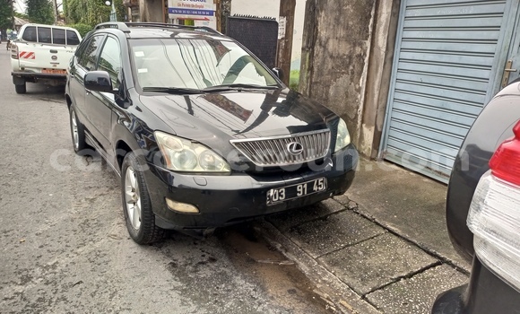 Sayi Na hannu Lexus RX 330 Black Mota in Douala a Ƙasar Kamaru