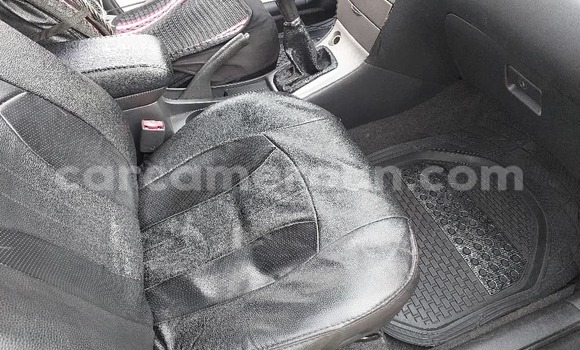 Sayi Na hannu Toyota Corolla Black Mota in Douala a Ƙasar Kamaru Sayi Na hannu Toyota Corolla Black Mota in Douala a Ƙasar Kamaru