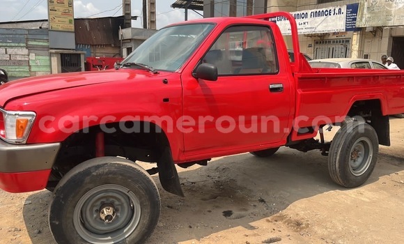 Acheter Neuf Voiture Toyota Hilux Rouge à Douala, Littoral Cameroon Acheter Neuf Voiture Toyota Hilux Rouge à Douala, Littoral Cameroon
