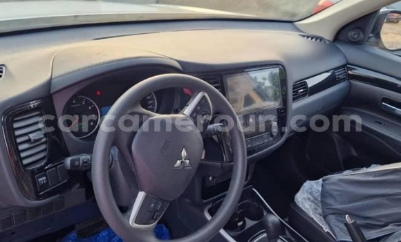 Acheter Occasion Voiture Mitsubishi Outlander Blanc à Douala, Littoral Cameroon Acheter Occasion Voiture Mitsubishi Outlander Blanc à Douala, Littoral Cameroon