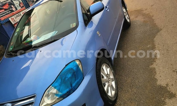 Acheter Occasion Voiture Toyota Avensis Verso Bleu à Douala, Littoral Cameroon Acheter Occasion Voiture Toyota Avensis Verso Bleu à Douala, Littoral Cameroon