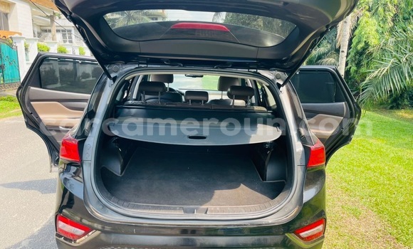 Sayi Na hannu Hyundai Santa Fe Black Mota in Douala a Ƙasar Kamaru Sayi Na hannu Hyundai Santa Fe Black Mota in Douala a Ƙasar Kamaru