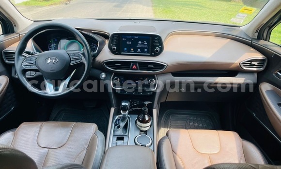 Sayi Na hannu Hyundai Santa Fe Black Mota in Douala a Ƙasar Kamaru Sayi Na hannu Hyundai Santa Fe Black Mota in Douala a Ƙasar Kamaru