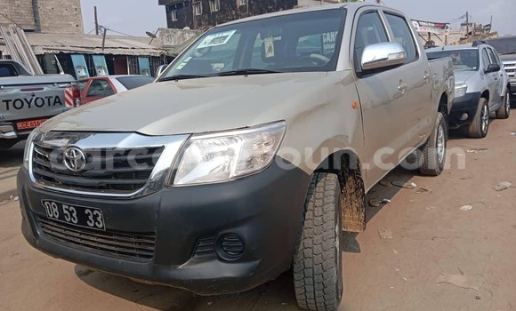 Buy Used Toyota Hilux Silver Car in Douala in Littoral Cameroon