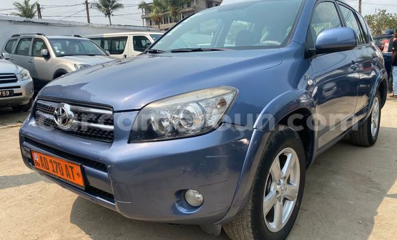 Sayi Na hannu Toyota RAV4 Blue Mota in Douala a Ƙasar Kamaru Sayi Na hannu Toyota RAV4 Blue Mota in Douala a Ƙasar Kamaru